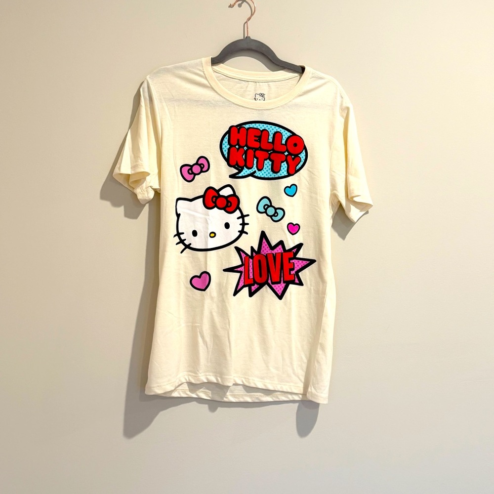 NWOT Sanrio Hello Kitty Cream Love Graphic Tee, Women’s Size Small